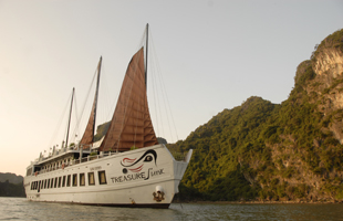 Halong Bay on Treasure Junk & the Ninh Binh extension